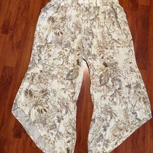 Ivory Floral Cropped Wide-Leg Pants